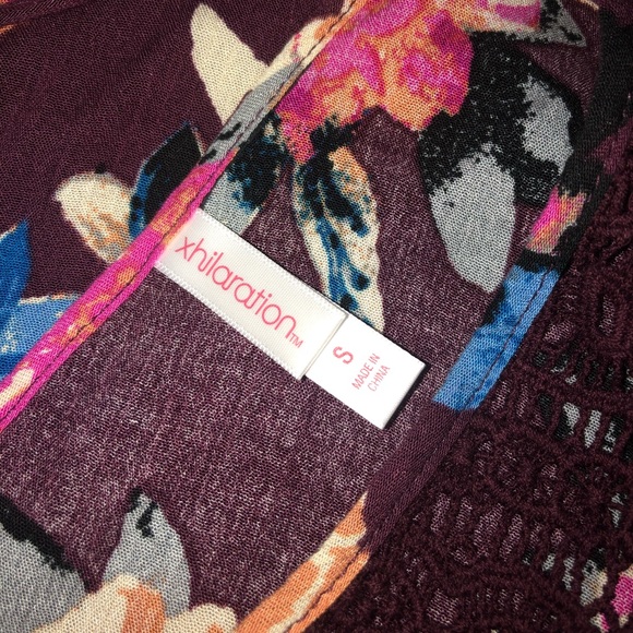 Floral deep v-neck open back wrap romper - Picture 2 of 2